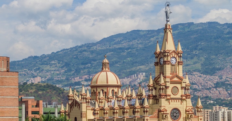 Cuánto cuesta ir a Medellín